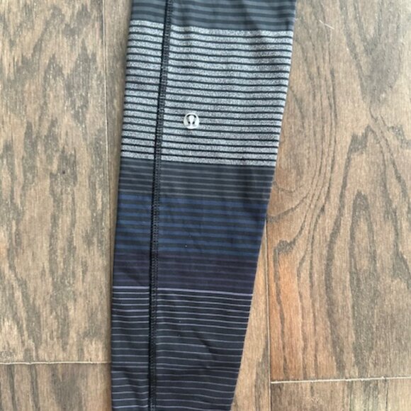Lululemon Striped Full Length Leggings Size 4 - Picture 10 of 16